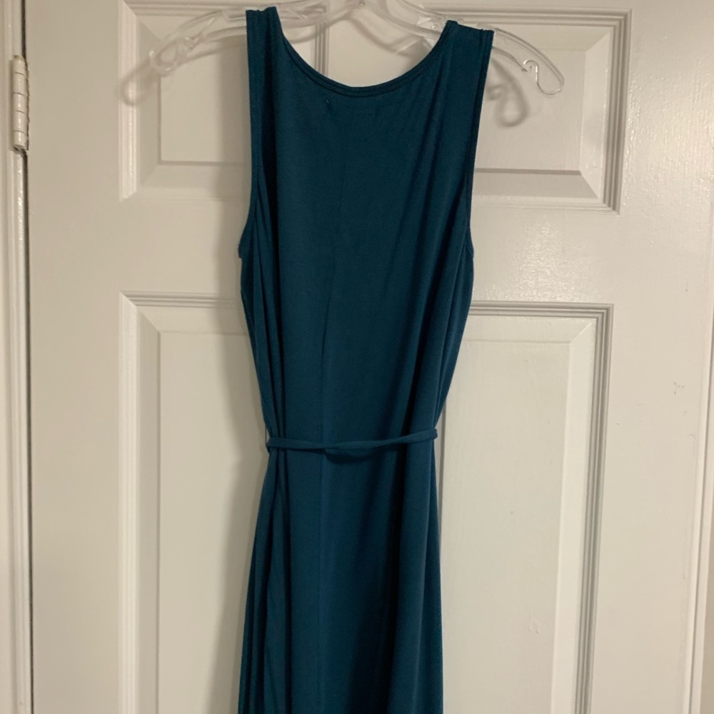 Sleeveless Teal V-Neck Belted Maxi Dress - Picture 2 of 9
